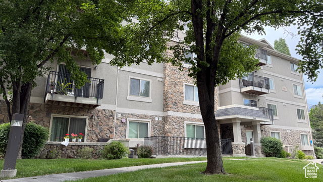 1205 E PRIVET DR #101, Cottonwood Heights UT 84121