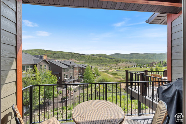 Photo 11 for MLS #2092202 at 1076 W Abigail Dr