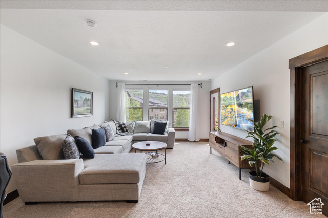 Photo 14 for MLS #2092202 at 1076 W Abigail Dr