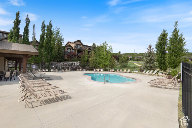 Photo 33 for MLS #2092202 at 1076 W Abigail Dr