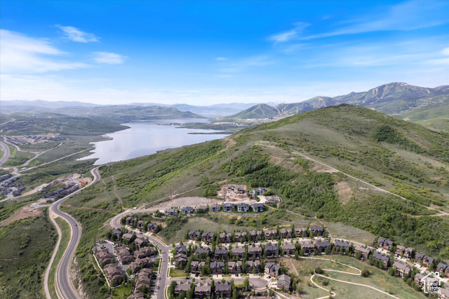Photo 40 for MLS #2092202 at 1076 W Abigail Dr