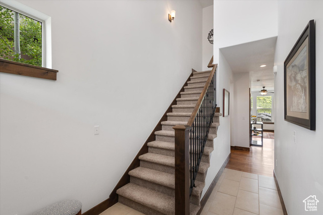 Photo 29 for MLS #2092202 at 1076 W Abigail Dr