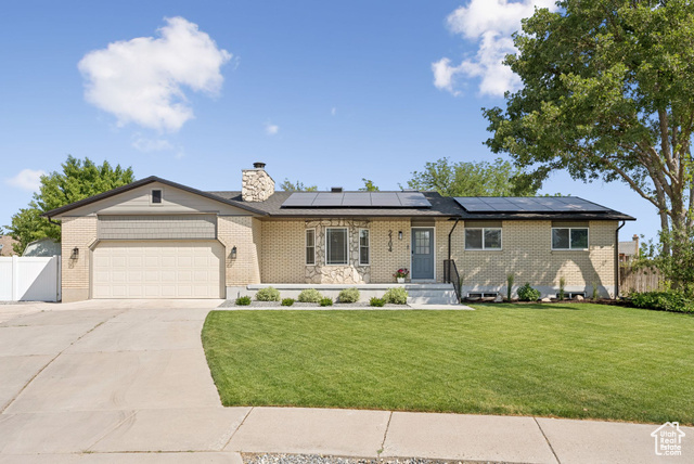 2104 W CHAMPAGNE CIR, Taylorsville UT 84129
