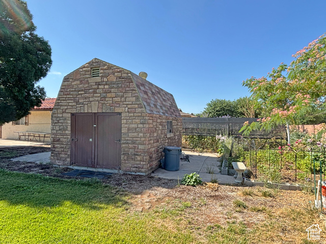Photo 32 for MLS #2092251 at 289 W Count Fleet Rd