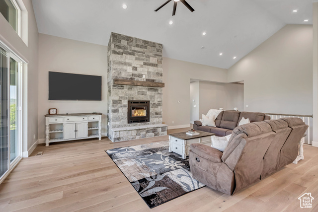 Photo 6 for MLS #2092275 at 1594 S Tree Top Ln #825