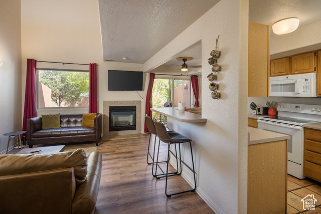Photo 5 for MLS #2092306 at 3287 E Fairway Loop