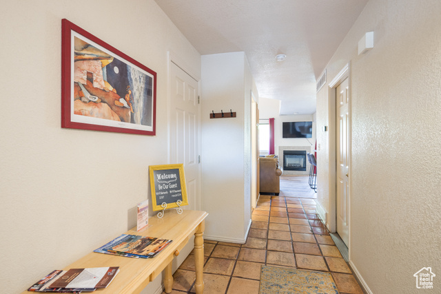 Photo 4 for MLS #2092306 at 3287 E Fairway Loop