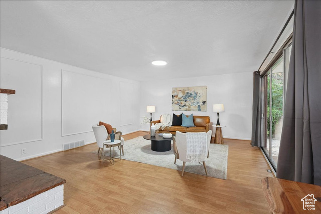 Photo 7 for MLS #2092331 at 1881 S Foothill Dr