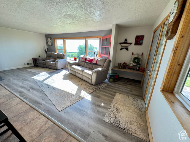 Photo 18 for MLS #2092423 at 1495 Highway 89