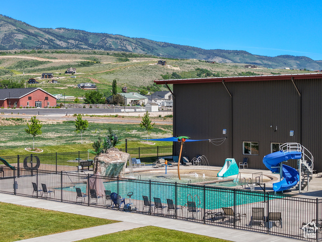 Photo 72 for MLS #2092439 at 175 S Blue Topaz Ln