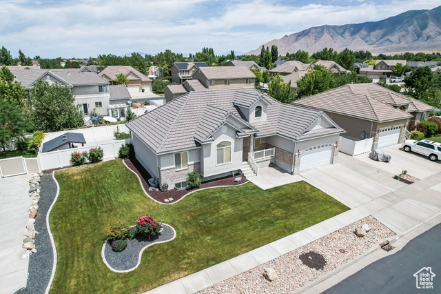 Photo 39 for MLS #2092447 at 270 Amsterdam Dr