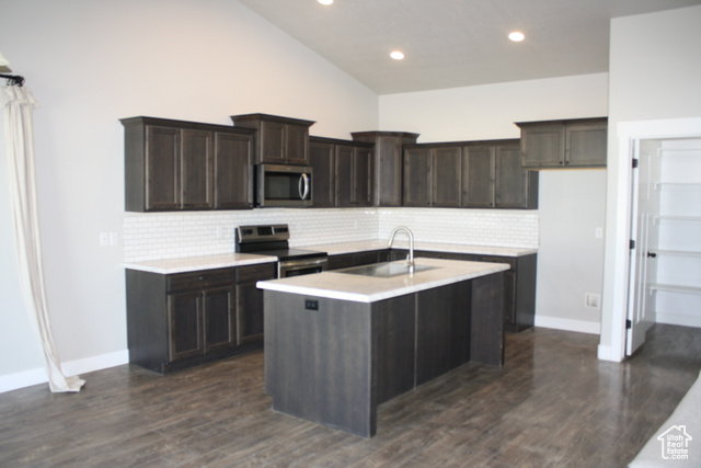 Photo 11 for MLS #2092470 at 539 S Chan Dr
