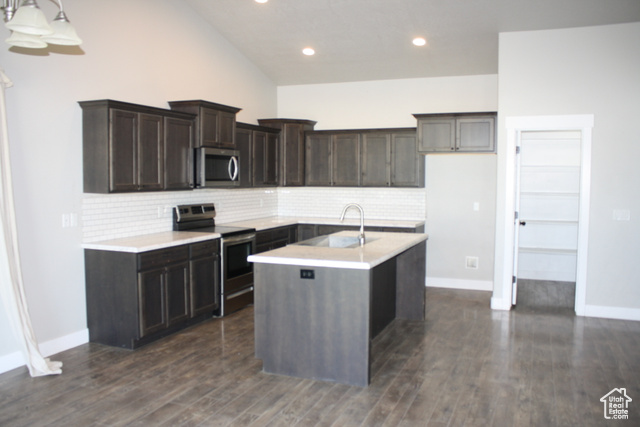 Photo 3 for MLS #2092470 at 539 S Chan Dr