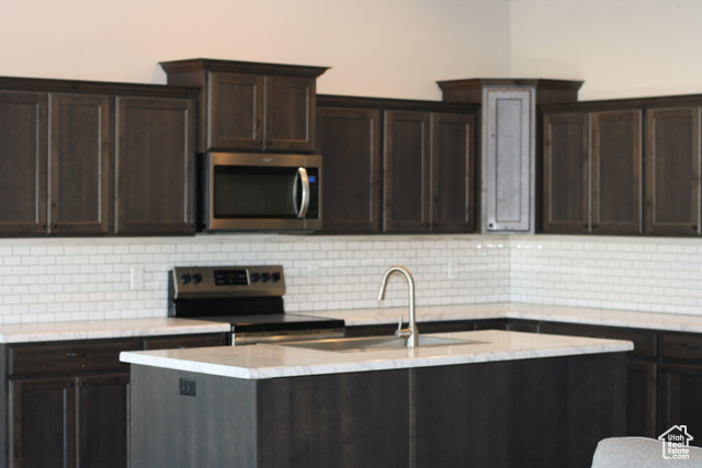 Photo 2 for MLS #2092470 at 539 S Chan Dr