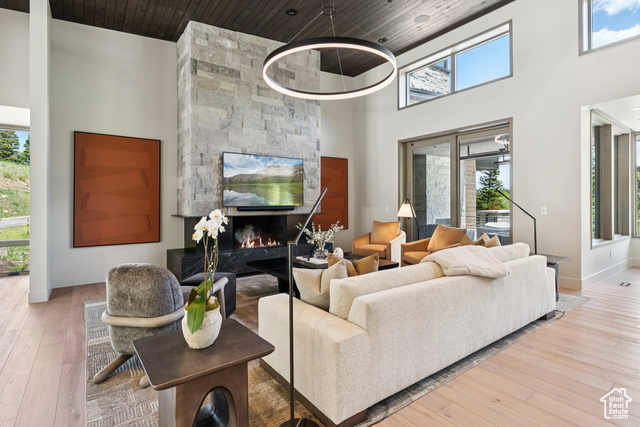 Photo 8 for MLS #2092528 at 323 White Pine Canyon Rd