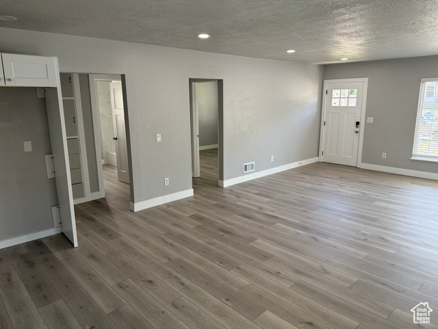 Photo 9 for MLS #2092557 at 2327 S Custer