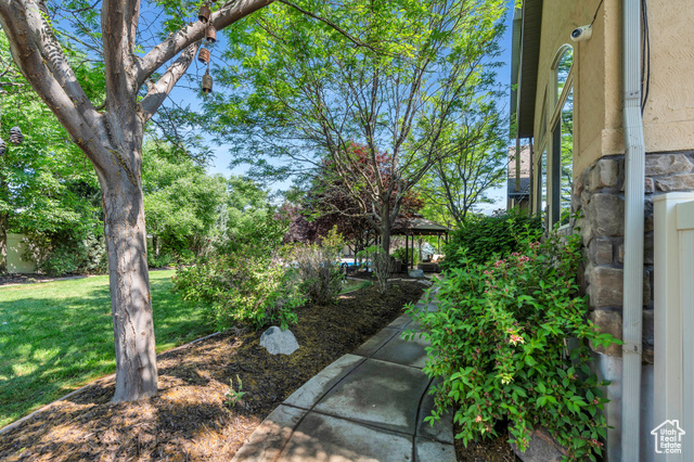 Photo 80 for MLS #2092564 at 9967 N 6670 West