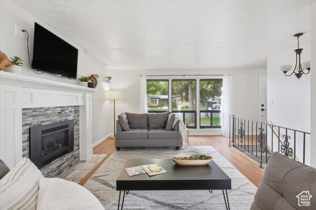 Photo 3 for MLS #2092565 at 130 Summit Dr