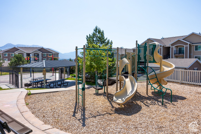 Photo 18 for MLS #2092618 at 136 W Spring Hill Way