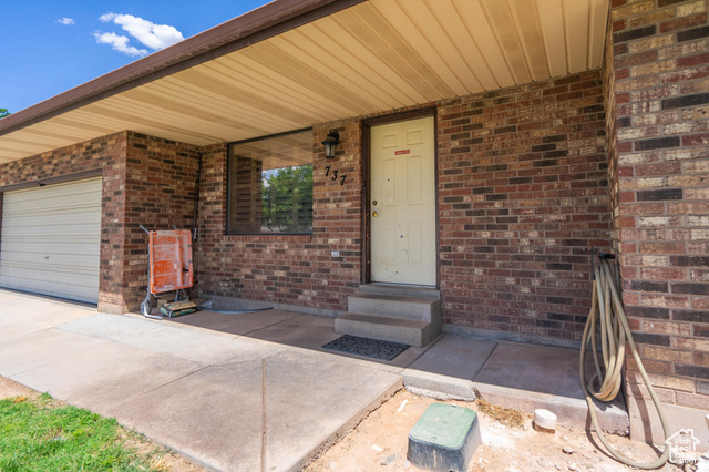Photo 14 for MLS #2092665 at 737 Carma Way