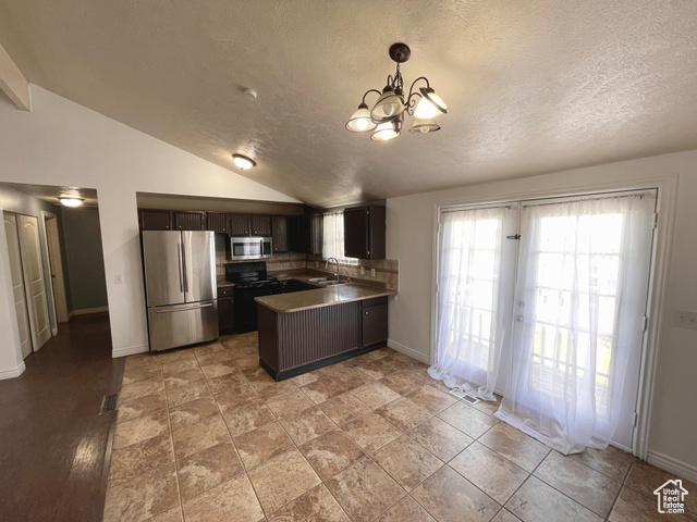 Photo 4 for MLS #2092680 at 5586 W Highwood Dr
