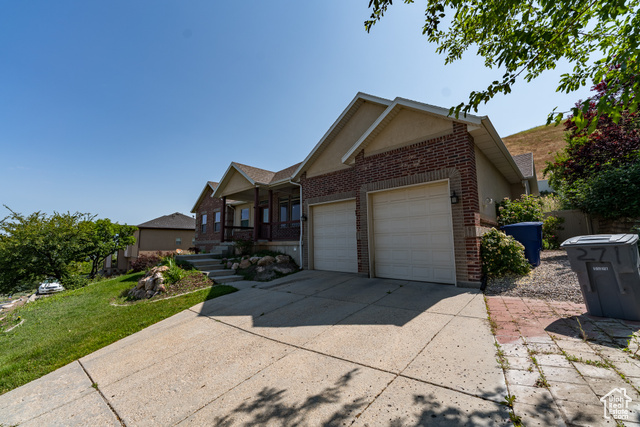 Photo 3 for MLS #2092689 at 271 E Eagle Ridge Dr