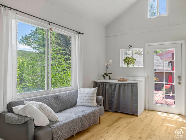 Photo 31 for MLS #2092722 at 1155 N Pinecrest Canyon Rd