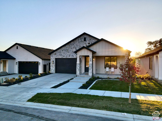 Photo 3 for MLS #2092745 at 683 N Heritage St