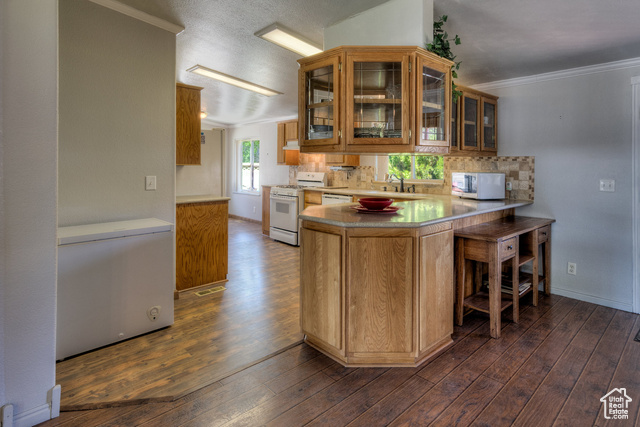 Photo 10 for MLS #2092760 at 466 W Wingate Ave