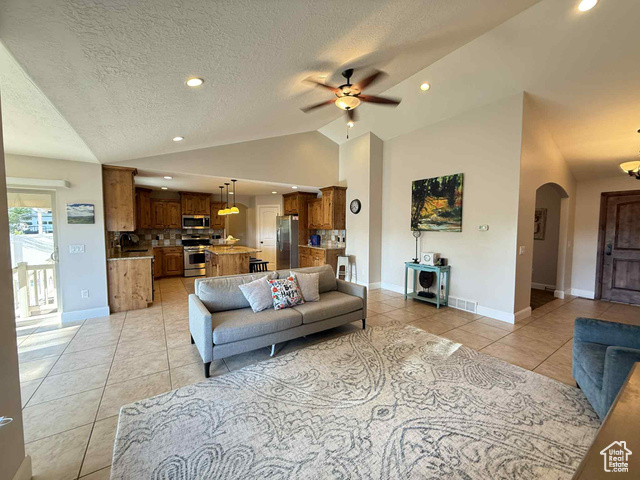 Photo 7 for MLS #2092773 at 420 N Josephine Ln
