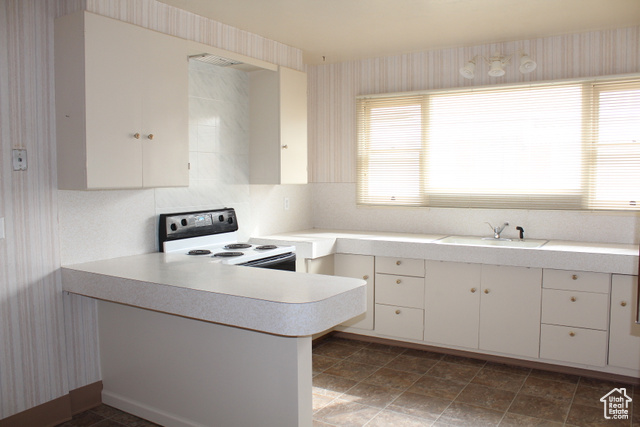 Photo 4 for MLS #2092778 at 2342 S Van Buren Ave