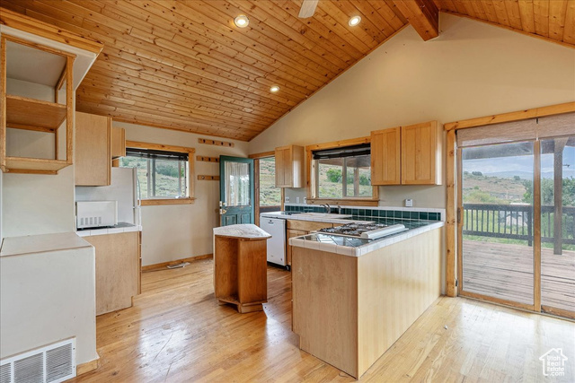 Photo 17 for MLS #2092792 at 300 Moulton Ln