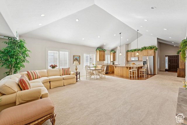 Photo 13 for MLS #2092803 at 1369 E Farm Hill Dr