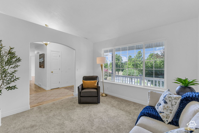 Photo 5 for MLS #2092810 at 318 E Ridge Dr