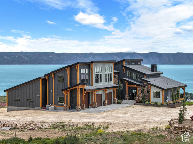 300 Madison Cir