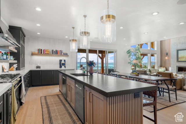 300 Madison Cir