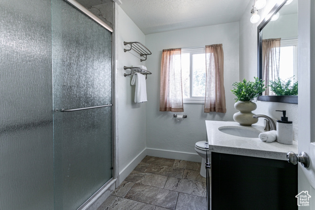 Photo 14 for MLS #2092848 at 3071 Quincy Ave