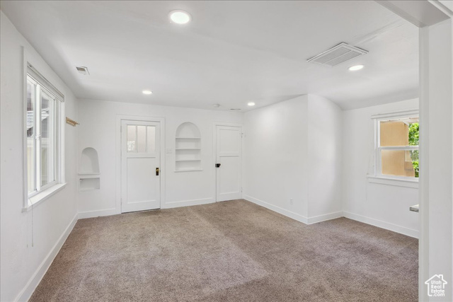 Photo 15 for MLS #2092861 at 537 N Darwin St