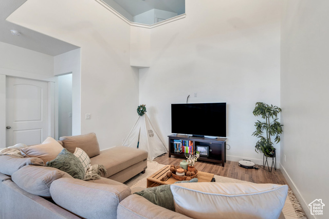 Photo 5 for MLS #2092907 at 3985 W 1960 North