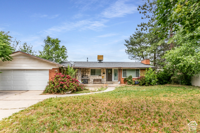 Photo 3 for MLS #2092922 at 5841 S Fontaine Bleu Dr