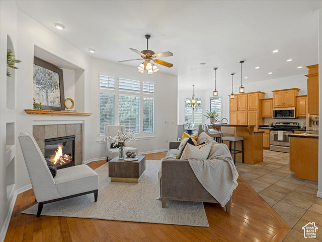 Photo 13 for MLS #2093027 at 1639 E Lone Oak Dr