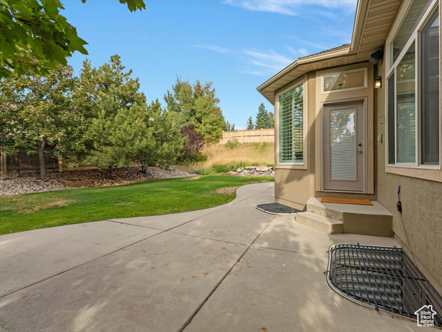 Photo 33 for MLS #2093027 at 1639 E Lone Oak Dr