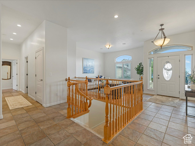 Photo 11 for MLS #2093027 at 1639 E Lone Oak Dr