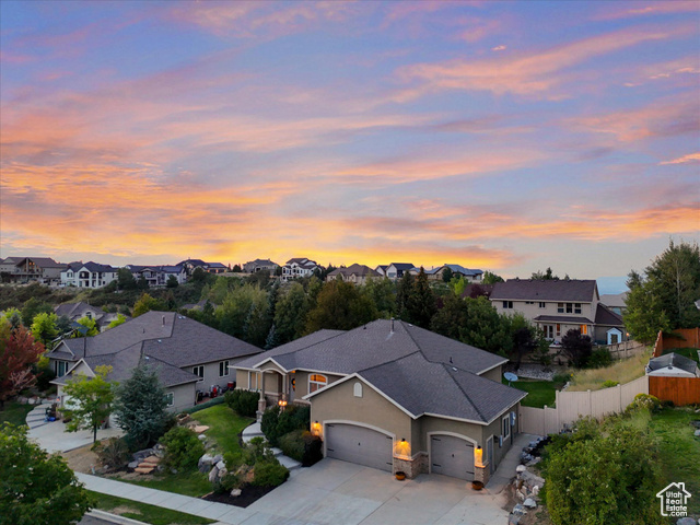 Photo 4 for MLS #2093027 at 1639 E Lone Oak Dr
