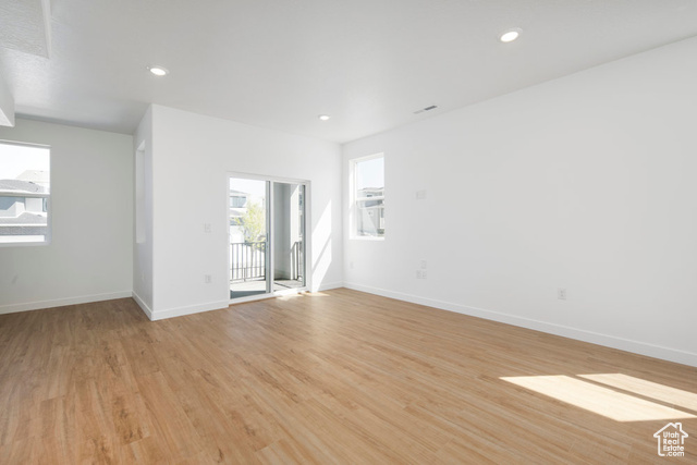 Photo 6 for MLS #2093042 at 924 W Coalburn Way #8-26