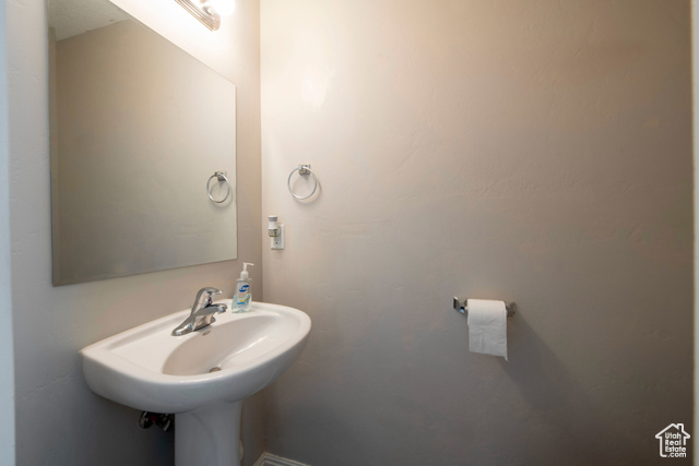 Photo 14 for MLS #2093076 at 3408 S Carrick Dr