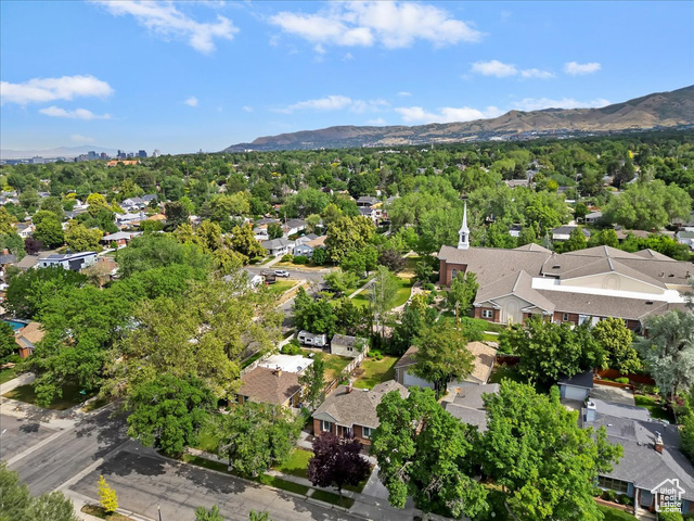 2009 E Hollywood Ave