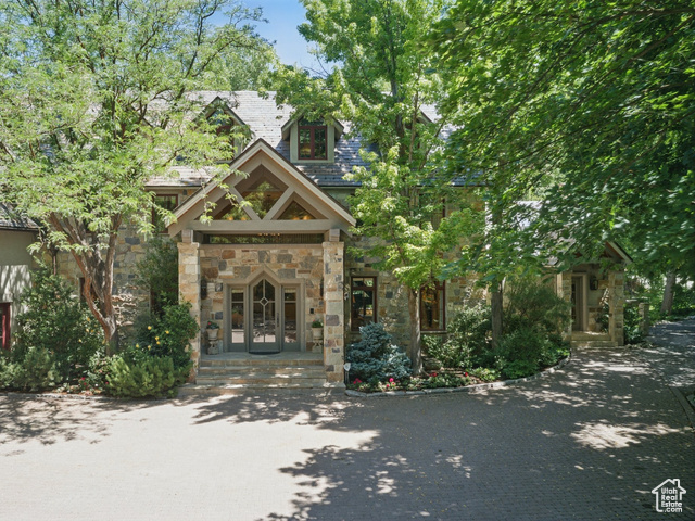 Photo 2 for MLS #2093122 at 6033 S 2300 East