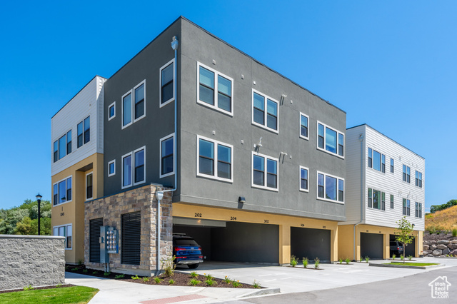 8333 S IRIS LUMI LN #Q102, Midvale UT 84047
