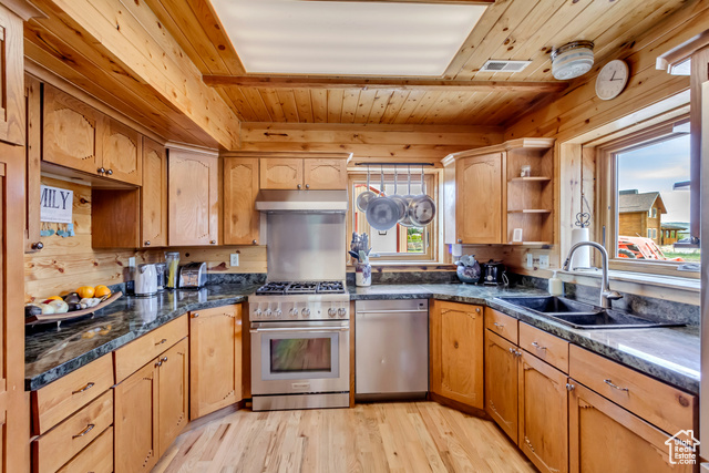 Photo 18 for MLS #2093158 at 366 E Valley Dr